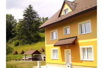 Slovačka Chata Kubínska hoľa, Eksterijer